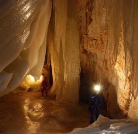 Кульдюкская ледяная пещера 